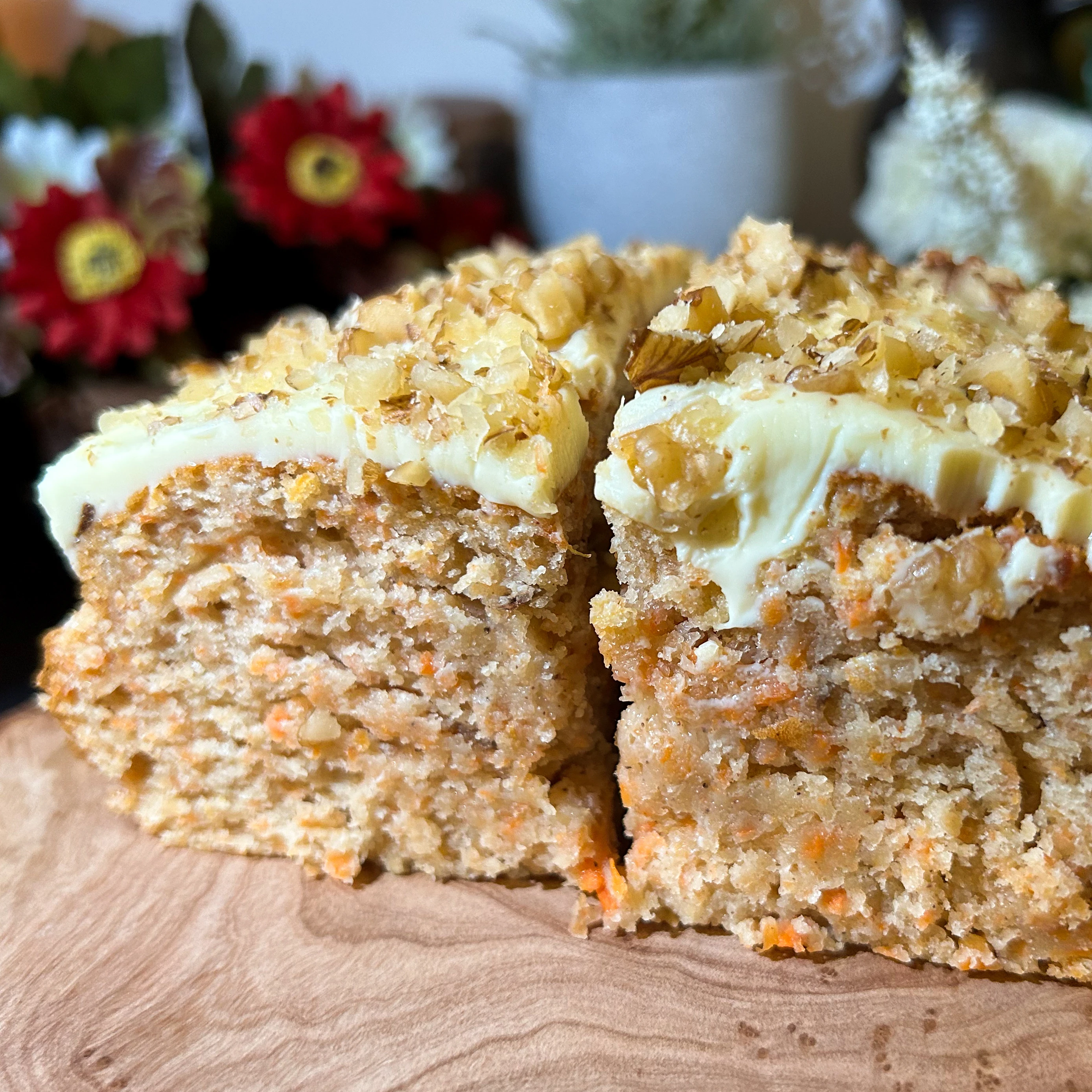 Ciasto marchewkowe z polewą z białej czekolady