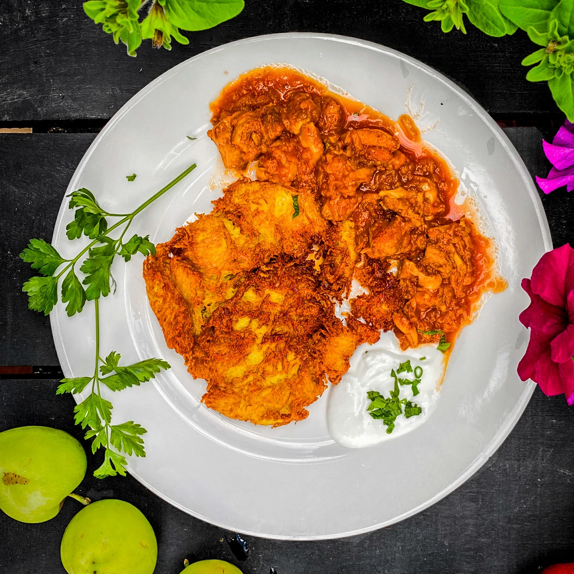 Placki ziemniaczane z jogurtem i natką