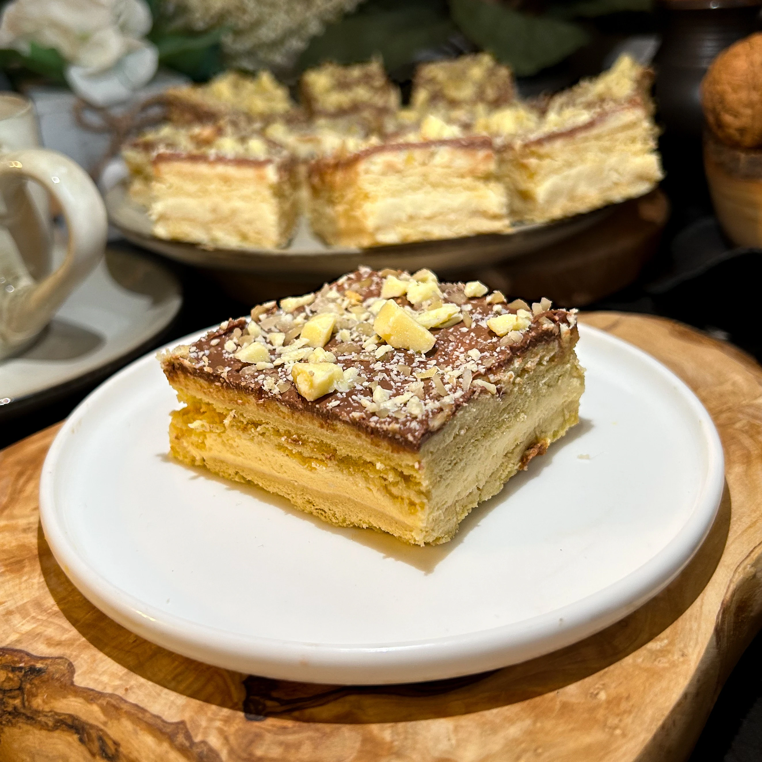 Sernik gotowany warstwowy